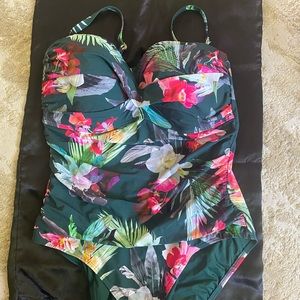 NWOT LA BLANCA floral swimsuit size 16 W
